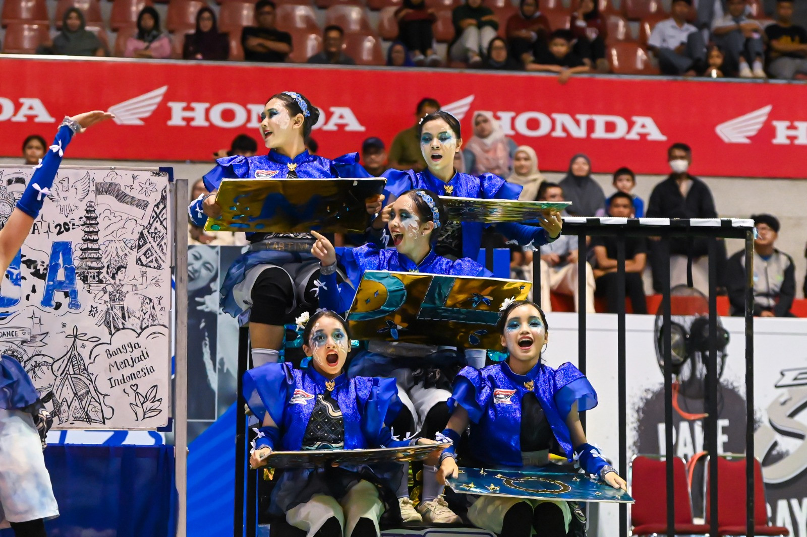 Penampilan SMAN 8 Pekanbaru di AQUA DBL Dance 2026 Riau