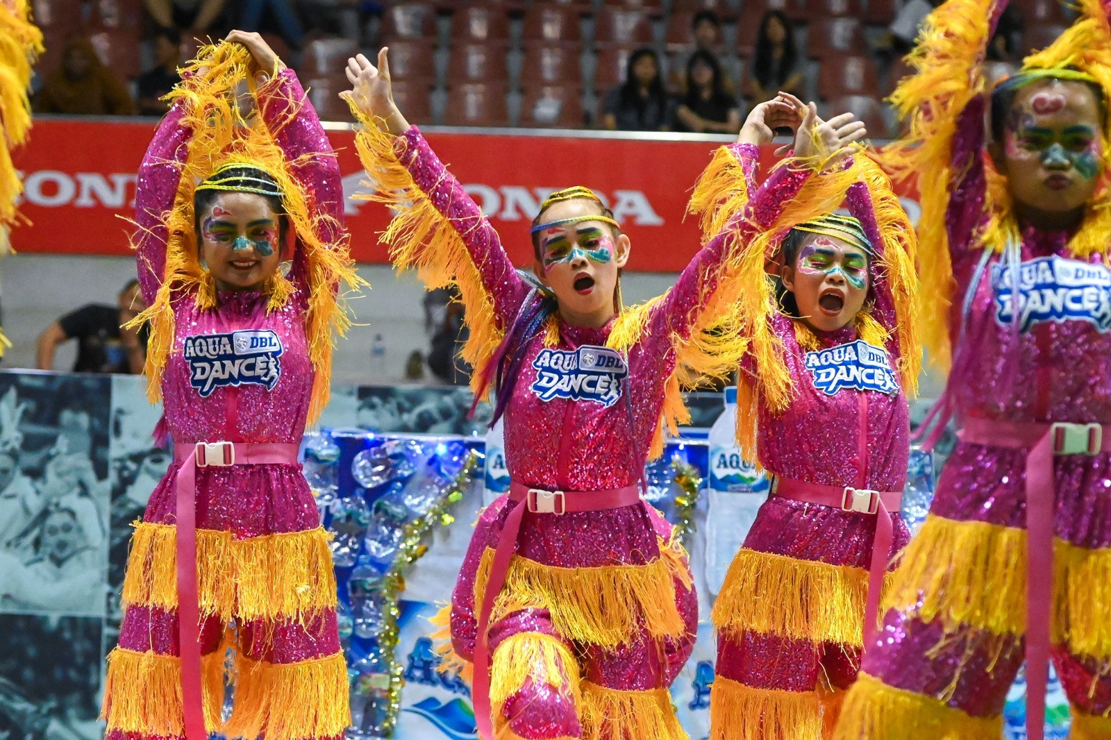 Penampilan SMAN 9 Pekanbaru di AQUA DBL Dance 2026 Riau